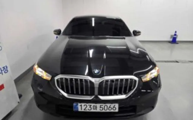 인천저신용중고차구매 5시리즈 (G60) 530i xDrive 매물 사진 1 - 2025/08 15,070km